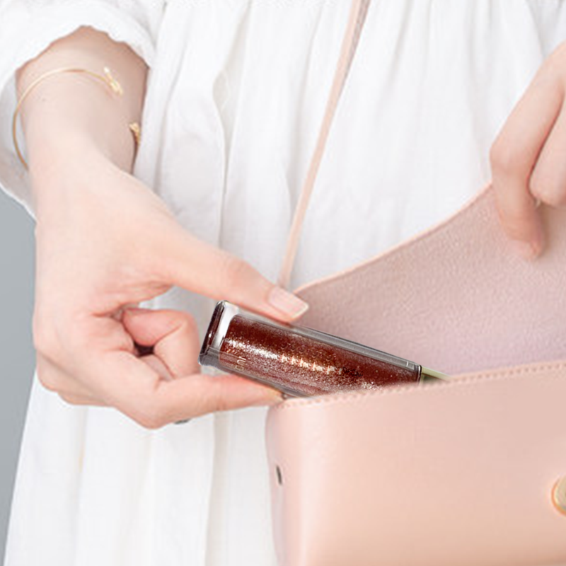 Hydrating High-Gloss Glittery Lip Gloss